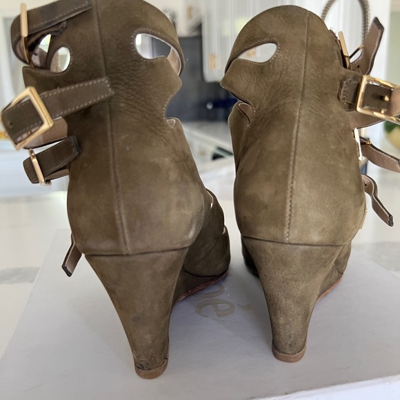 Chloe Gladiator Style Wedge Heels - Picture 4 of 5